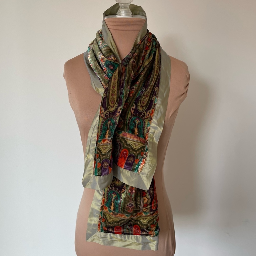 ETRO Vintage Velvet Silk Trimmed Pull Through Paisley Print Scarf EUC One Size
